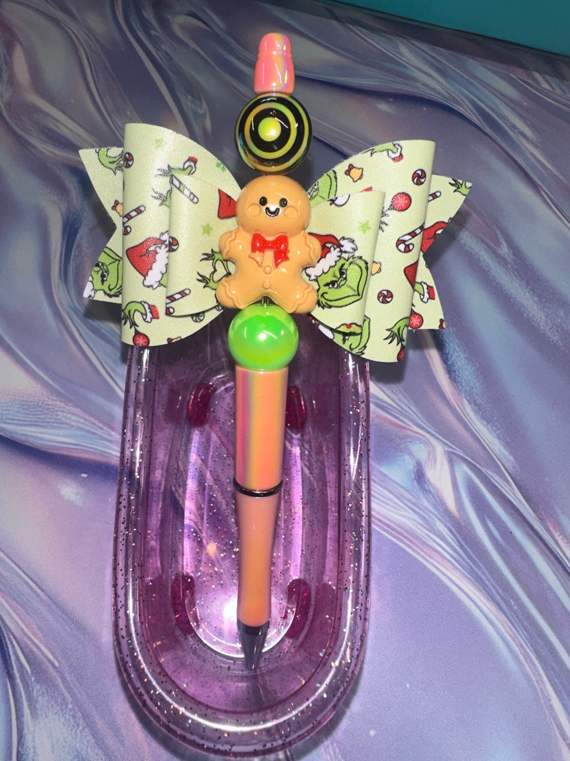 Grinch gingerbread bow pen